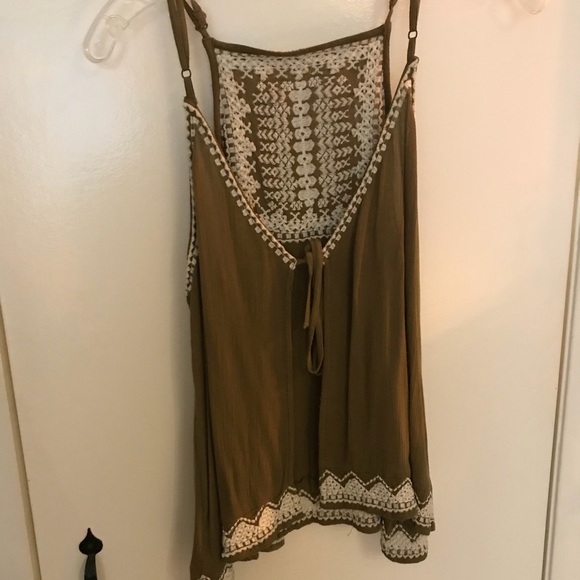 Green embroidered tank top - Picture 5 of 6